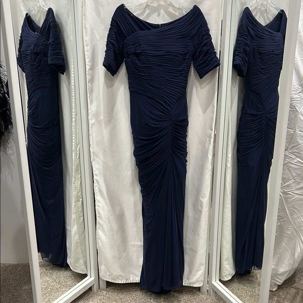 Tadashi Shoji M navy ruched evening gown